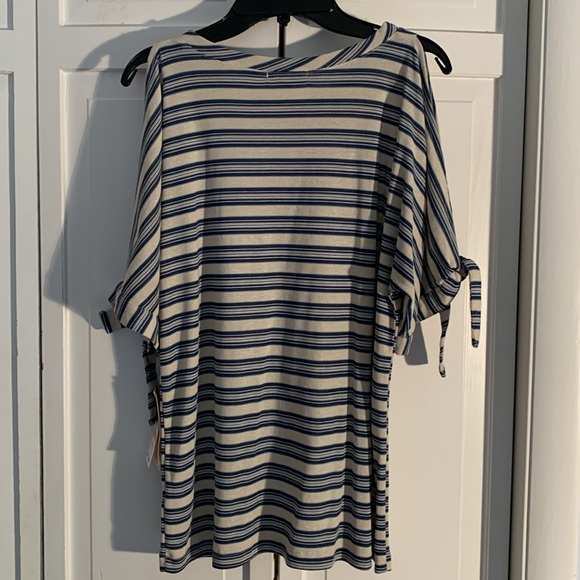 Democracy Blue & Cream Cold Shoulder Top 🆕 - Picture 2 of 9